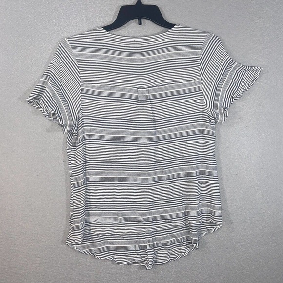 Torrid Top Womens 2 Gray White Striped Cap Sleeve V Neck Stretch Casual Buttons - Picture 8 of 14